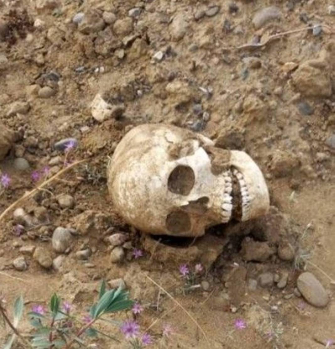 Toprak kayması sonrası korkutan manzara: Görür görmez polisi aradı! Önce morga, sonra Adli Tıp Kurumu'na gönderildi 10